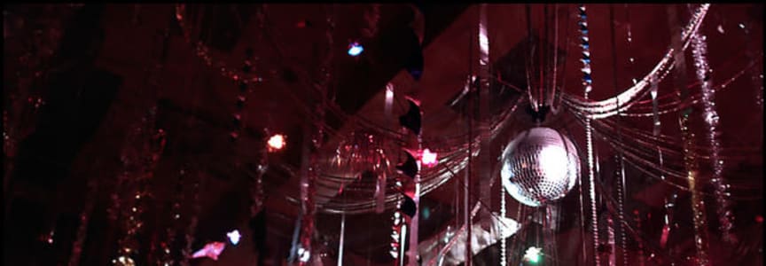 P L A Y E R S L A Y O V E R